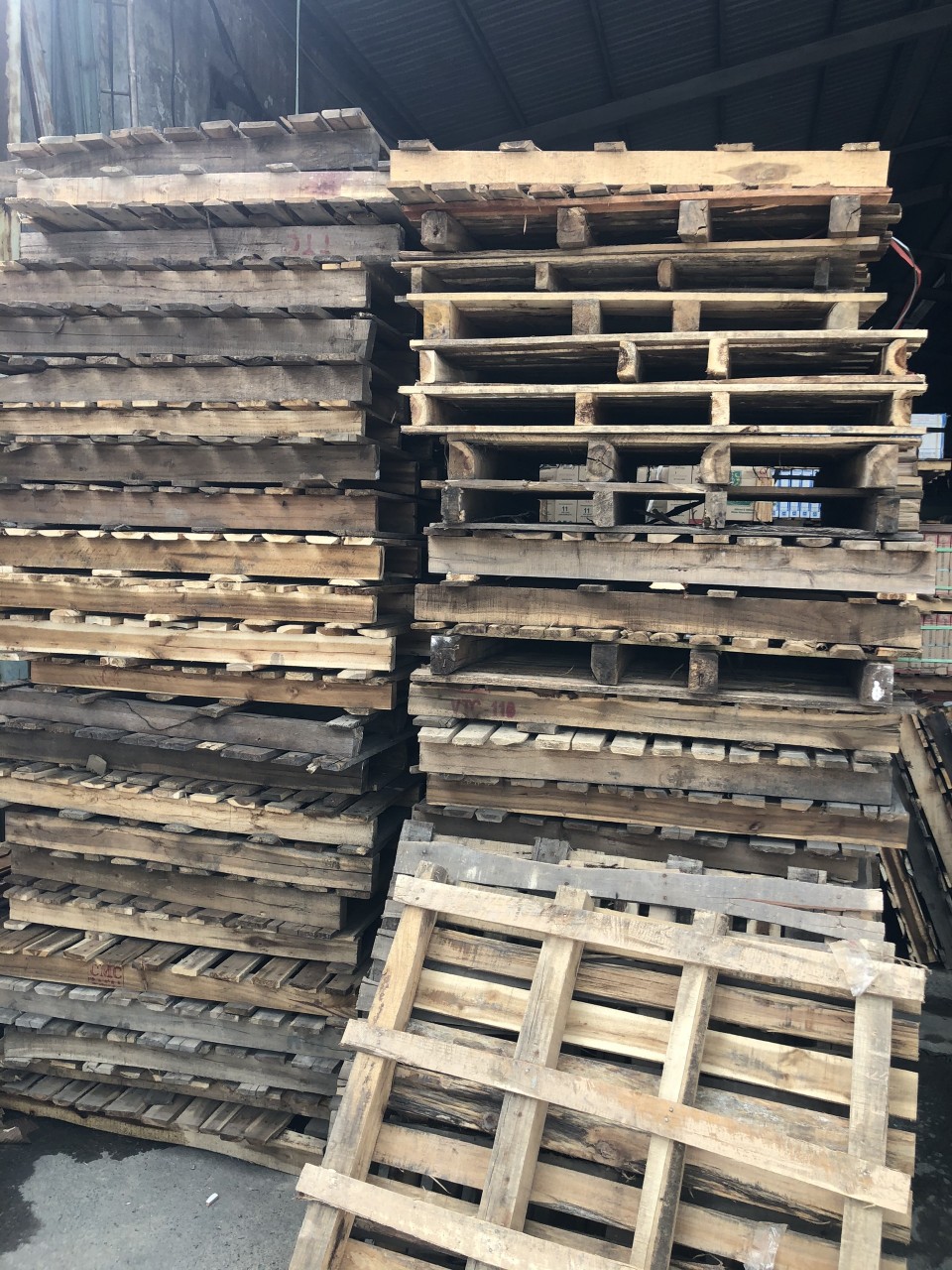 pallet-go-cu-pallet-gach