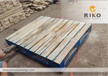 Sản Xuất Pallet Gỗ Quy Cách Loscam Gỗ Tràm Bông Vàng